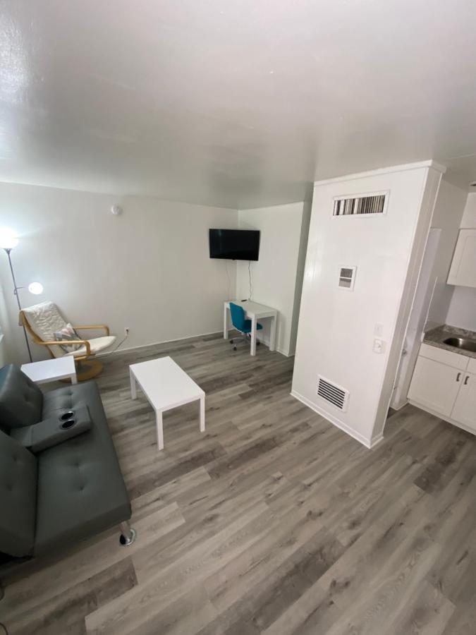Uptown Inn & Suites เซนต์ปีเตอร์สเบิร์ก ภายนอก รูปภาพ